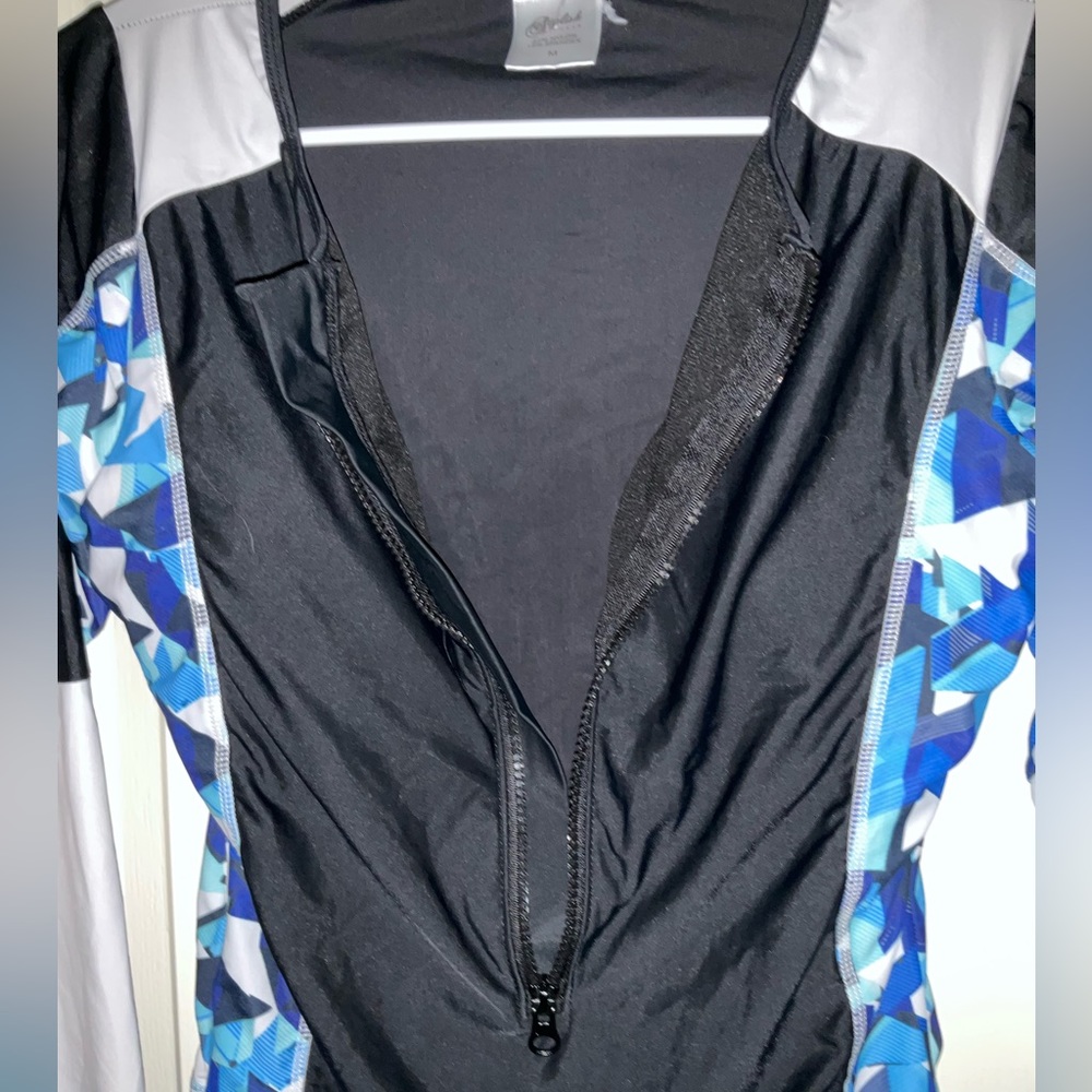 Swimsuit - Picture 2 of 4